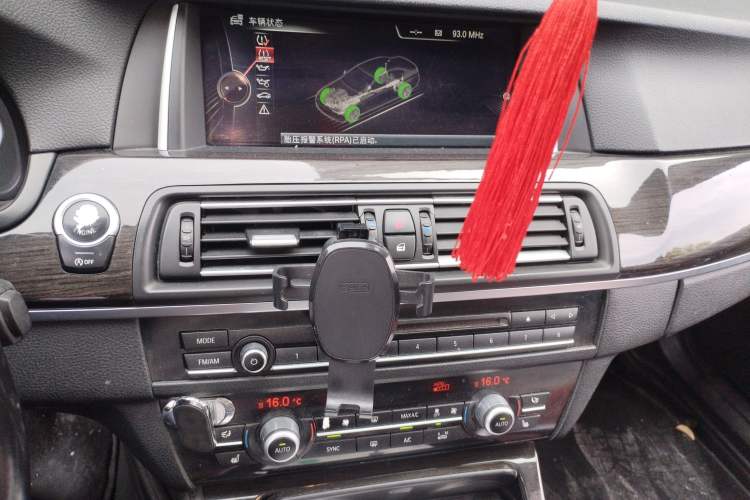 Used BMW 5 Series 2014 528Li xDrive Luxury Design Package Audio And AC Panel