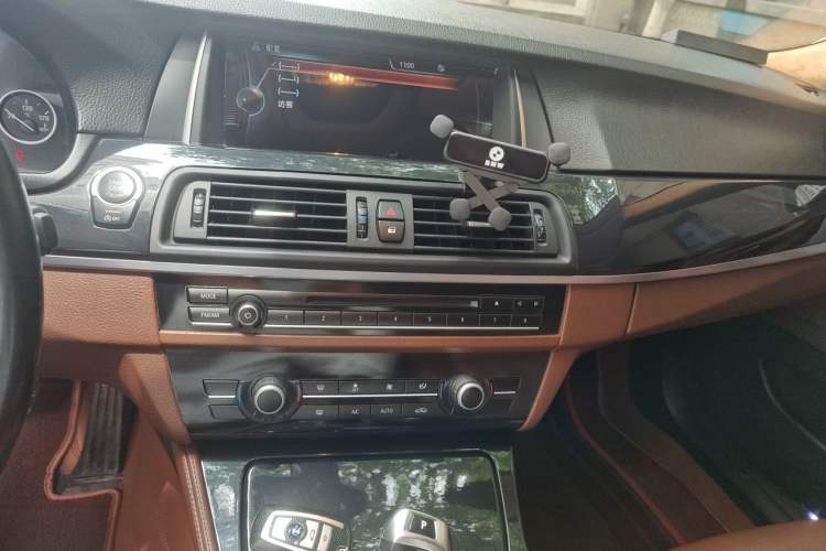 Used BMW 5 Series 2014 520Li Elegant Model Audio And AC Panel