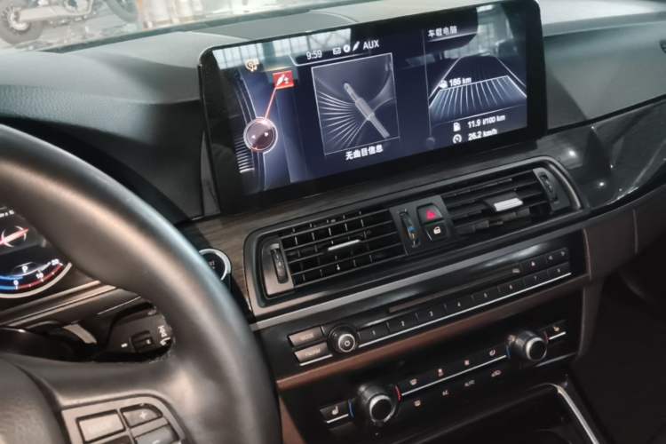 Used BMW 5 Series 2014 525Li Luxury Design Package Audio And AC Panel