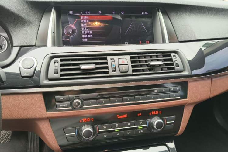 Used BMW 5 Series 2014 520Li Elegant Model Audio And AC Panel
