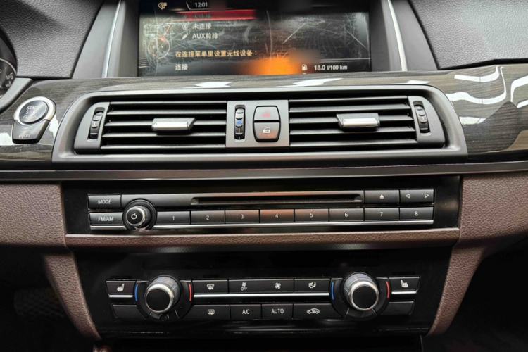 Used BMW 5 Series 2014 525Li Luxury Design Package Audio And AC Panel