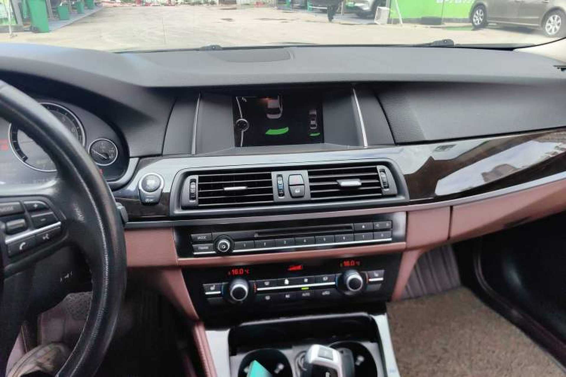 Used BMW 5 Series 2014 525Li Leading Model Audio And AC Panel