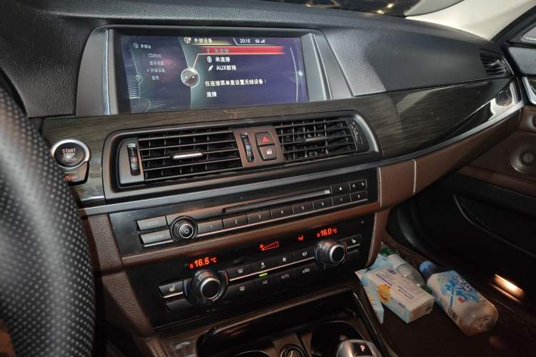 Used BMW 5 Series 2014 525Li Luxury Design Package Audio And AC Panel