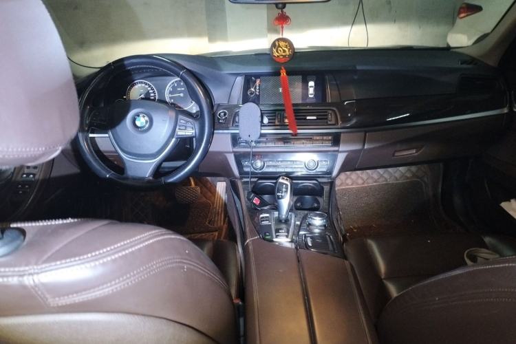 Used BMW 5 Series 2014 525Li Luxury Design Package Center Console