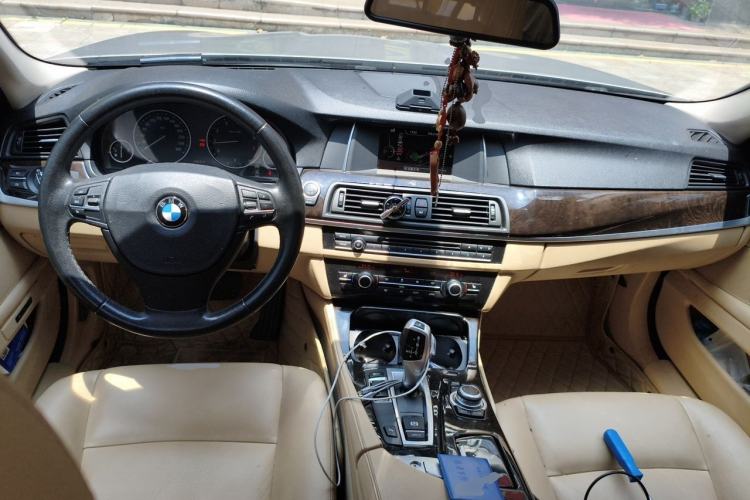 Used BMW 5 Series 2014 525Li Leading Model Center Console