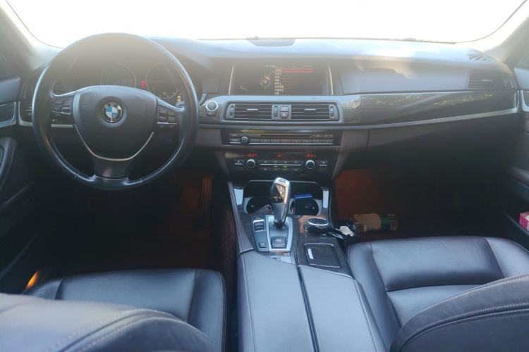 Used BMW 5 Series 2014 525Li Luxury Design Package Center Console