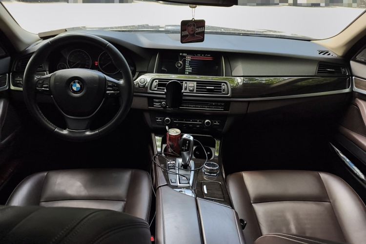 Used BMW 5 Series 2014 525Li Luxury Design Package Center Console