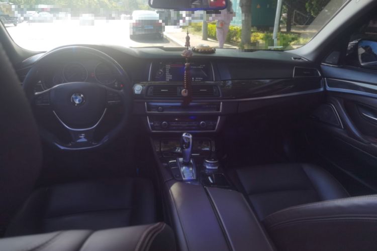Used BMW 5 Series 2014 525Li Luxury Design Package Center Console
