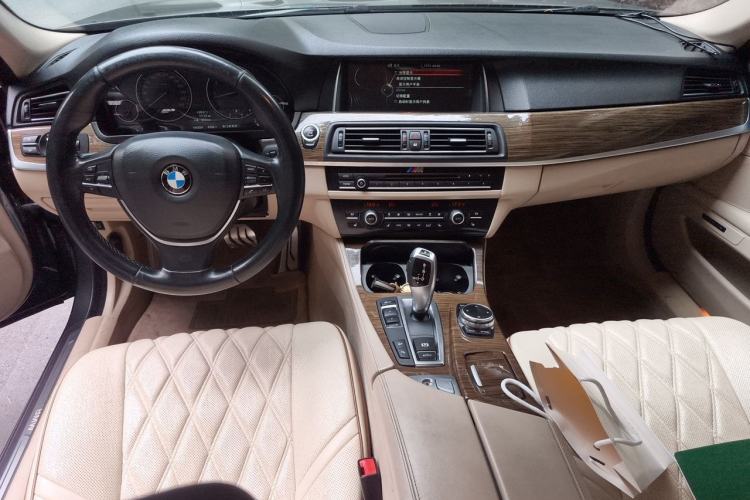 Used BMW 5 Series 2014 530Li Fashion Design Package Center Console