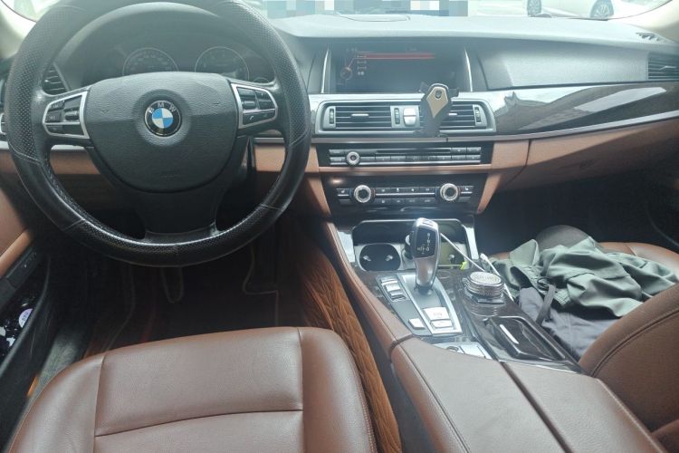 Used BMW 5 Series 2014 525Li Leading Model Center Console