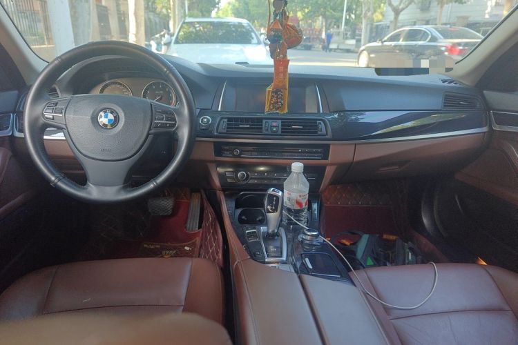 Used BMW 5 Series 2014 520Li Elegant Model Center Console
