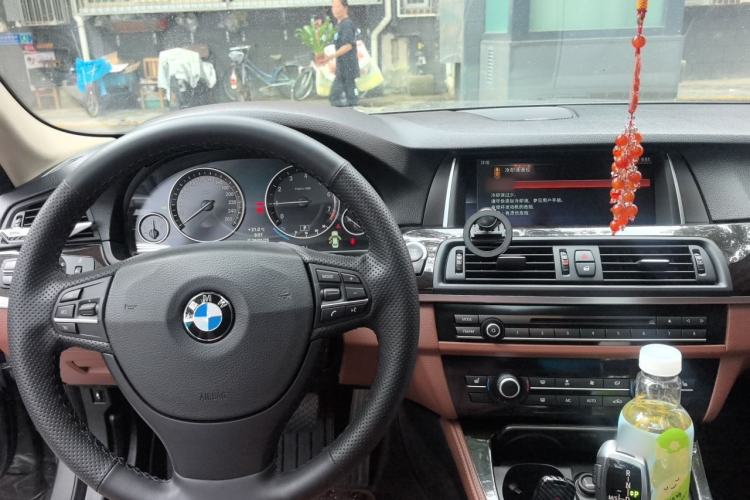 Used BMW 5 Series 2014 525Li Leading Model Center Console