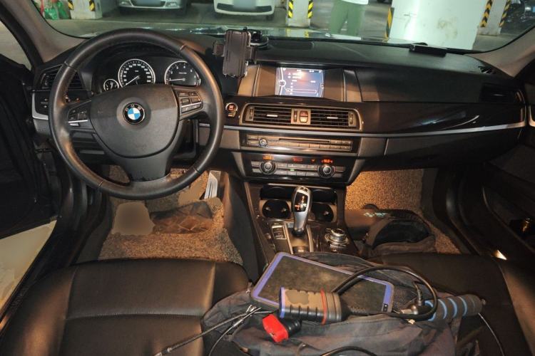 Used BMW 5 Series 2014 520Li Elegant Model Center Console