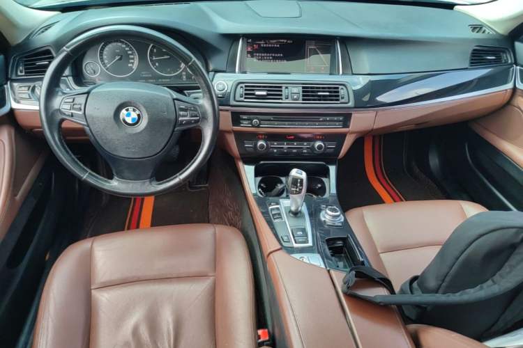 Used BMW 5 Series 2014 520Li Elegant Model Center Console