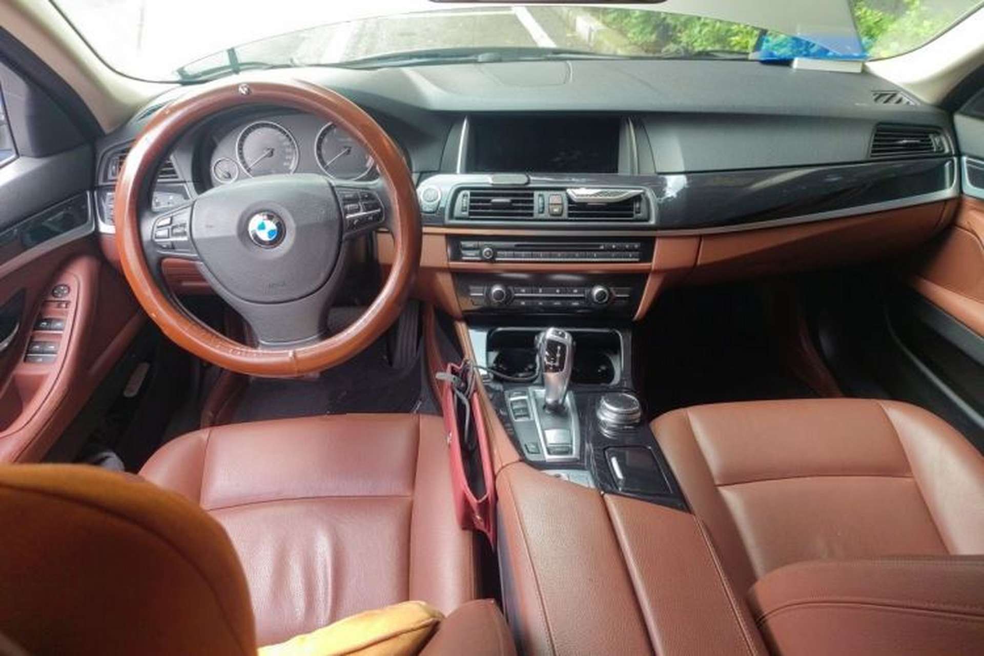 Used BMW 5 Series 2014 520i Elegant Edition Center Console