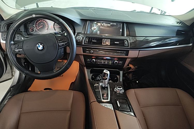 Used BMW 5 Series 2014 525Li Leading Model Center Console