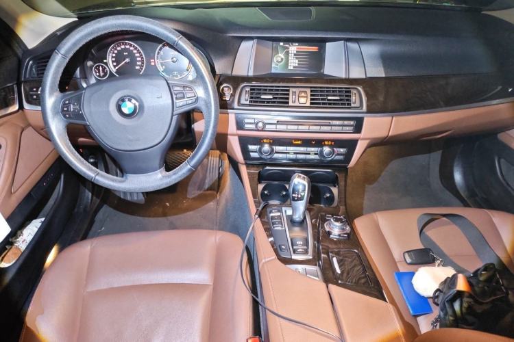 Used BMW 5 Series 2014 525Li Leading Model Center Console