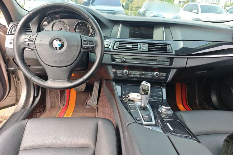 Used BMW 5 Series 2014 520Li Elegant Model Center Console