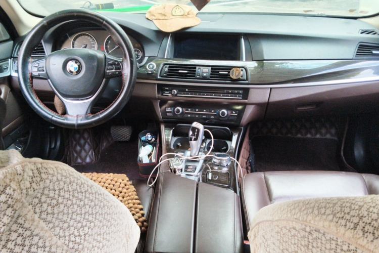 Used BMW 5 Series 2014 525Li Luxury Design Package Center Console