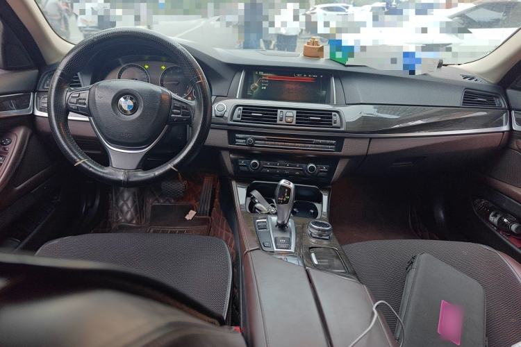 Used BMW 5 Series 2014 525Li Luxury Design Package Center Console
