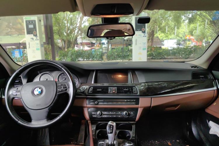 Used BMW 5 Series 2014 525Li Leading Model Center Console