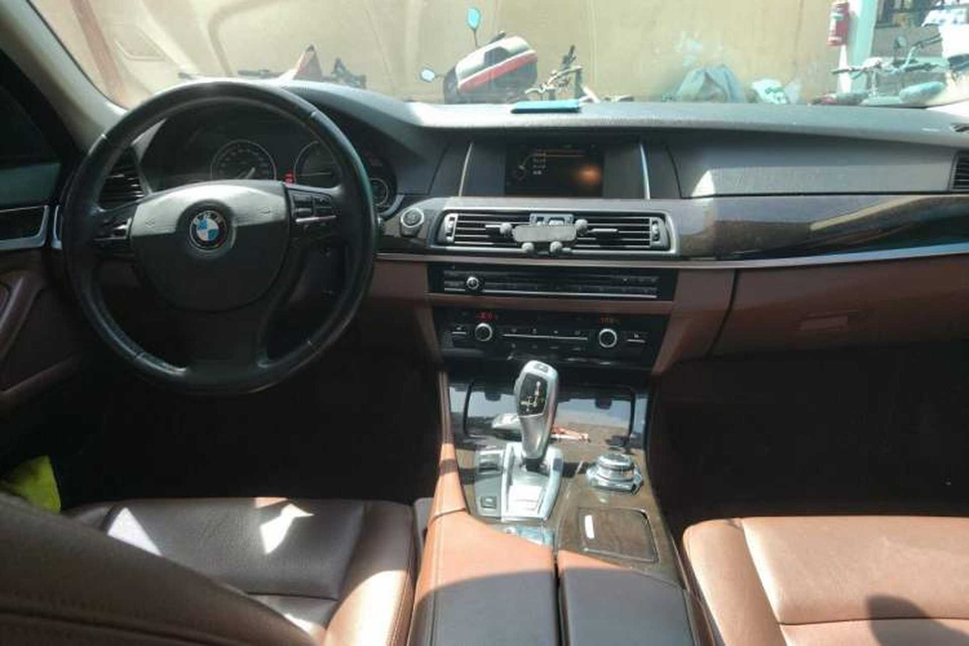 Used BMW 5 Series 2014 525Li Leading Model Center Console