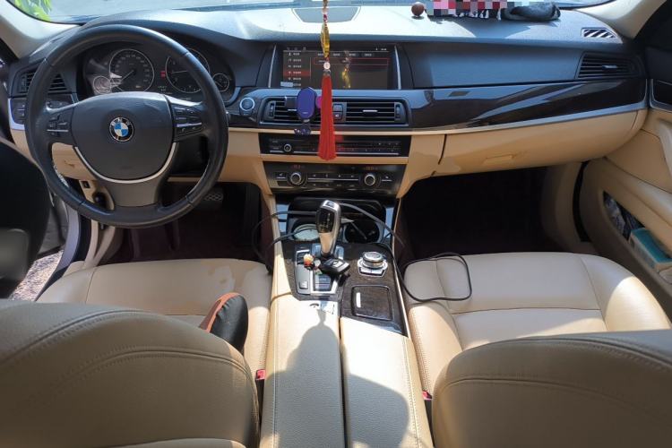 Used BMW 5 Series 2014 525Li Leading Model Center Console