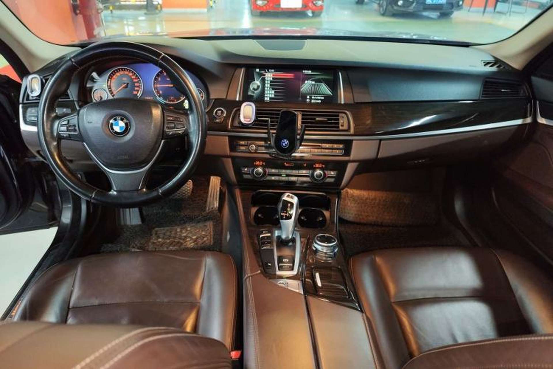 Used BMW 5 Series 2014 525Li Luxury Design Package Center Console
