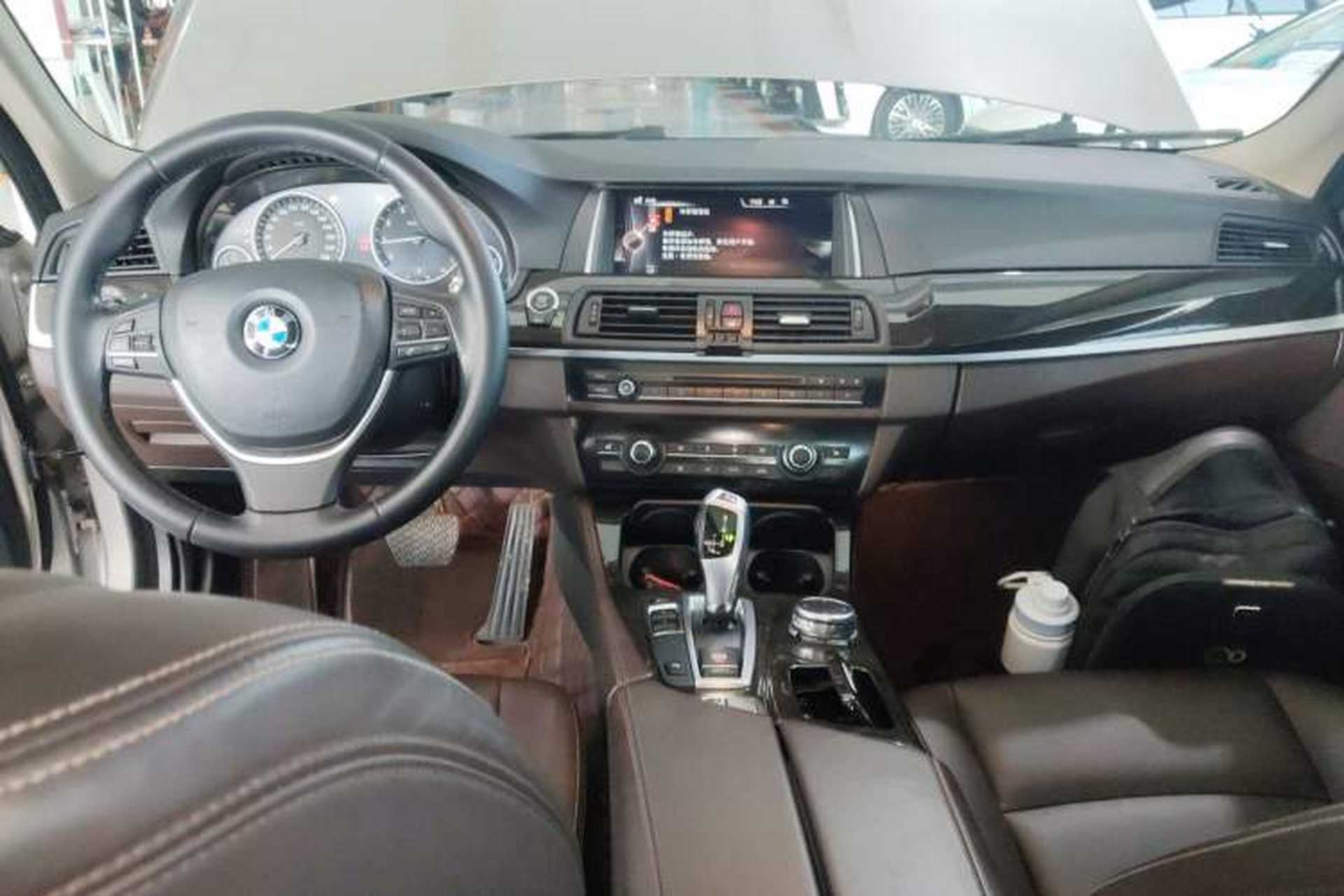 Used BMW 5 Series 2014 525Li Luxury Design Package Center Console