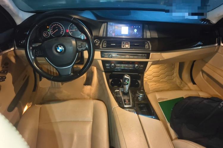 Used BMW 5 Series 2014 525Li Luxury Design Package Center Console