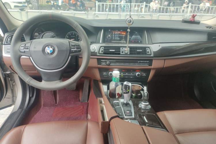 Used BMW 5 Series 2014 525Li Leading Model Center Console