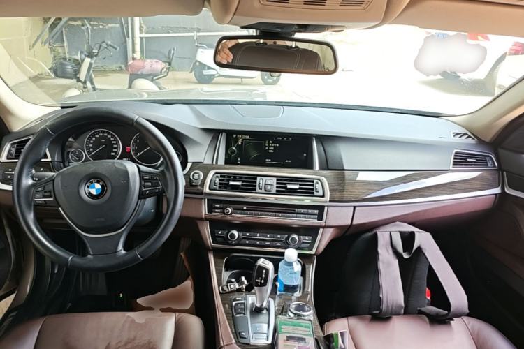 Used BMW 5 Series 2014 525Li Luxury Design Package Center Console