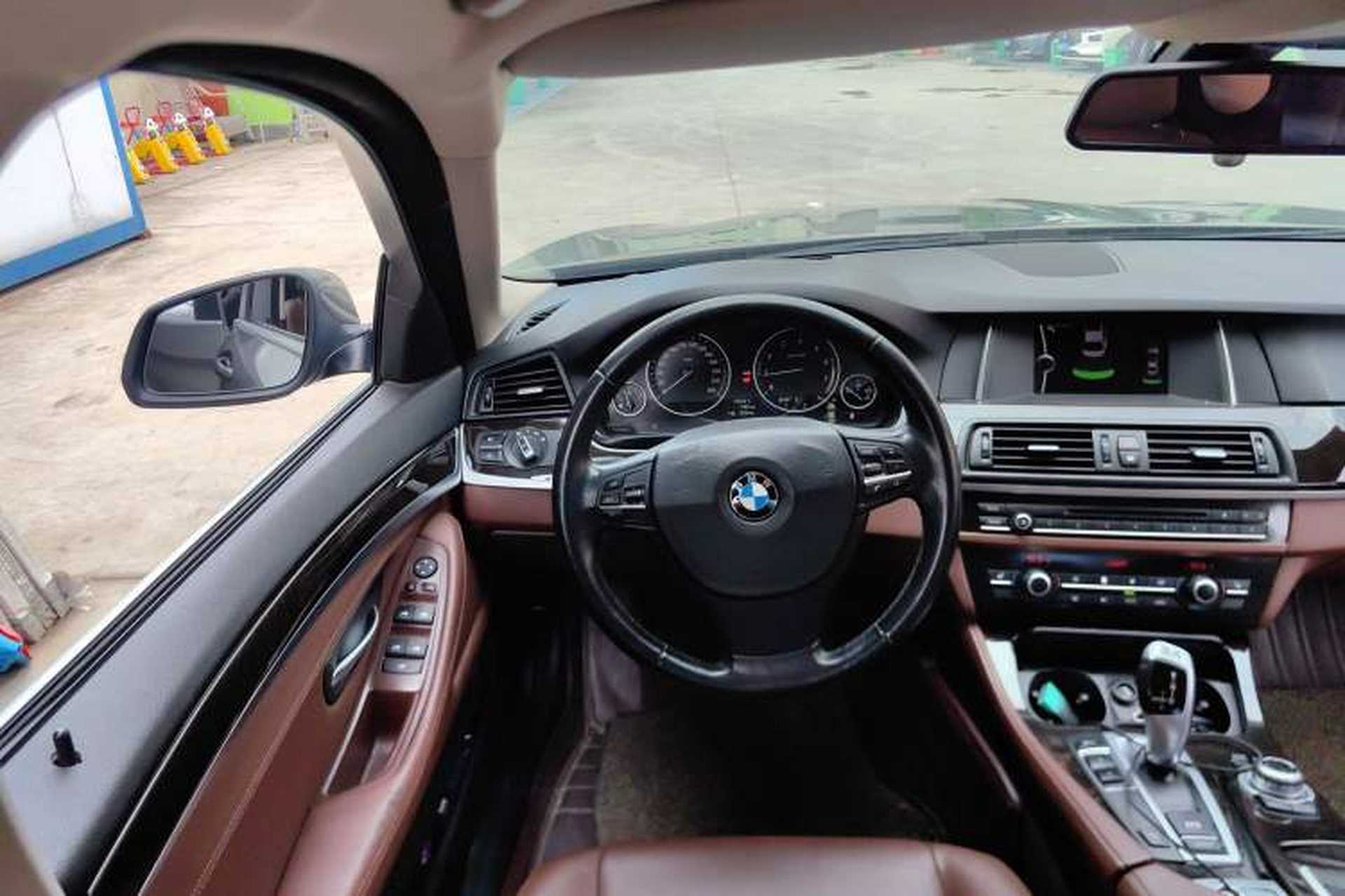 Used BMW 5 Series 2014 525Li Leading Model Center Console