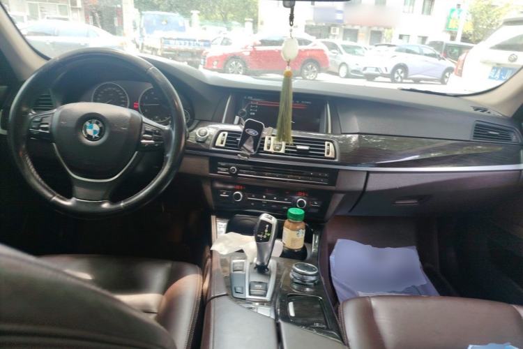 Used BMW 5 Series 2014 525Li Luxury Design Package Center Console