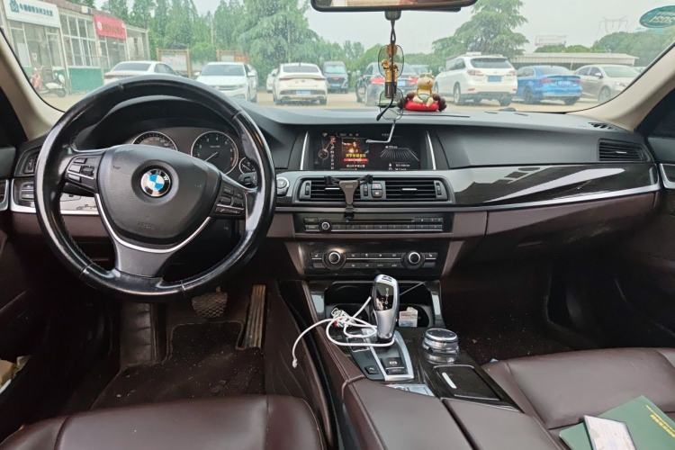 Used BMW 5 Series 2014 525Li Luxury Design Package Center Console