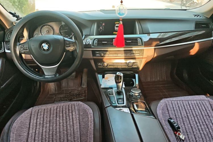 Used BMW 5 Series 2014 525Li Fashion Design Package Center Console