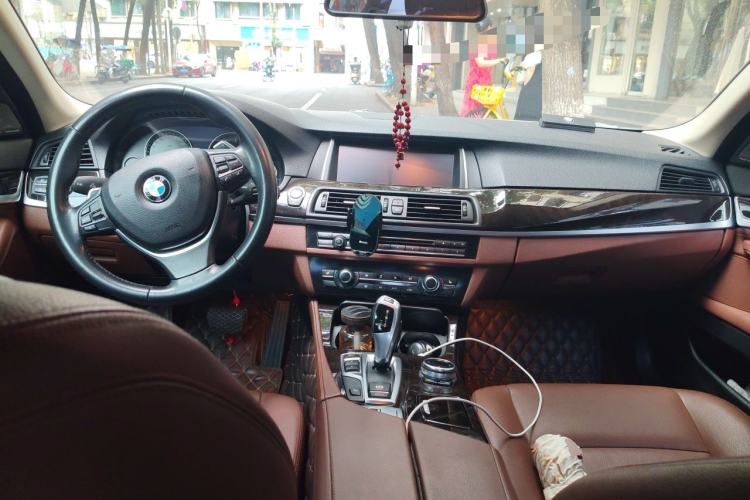 Used BMW 5 Series 2014 525Li Leading Model Center Console