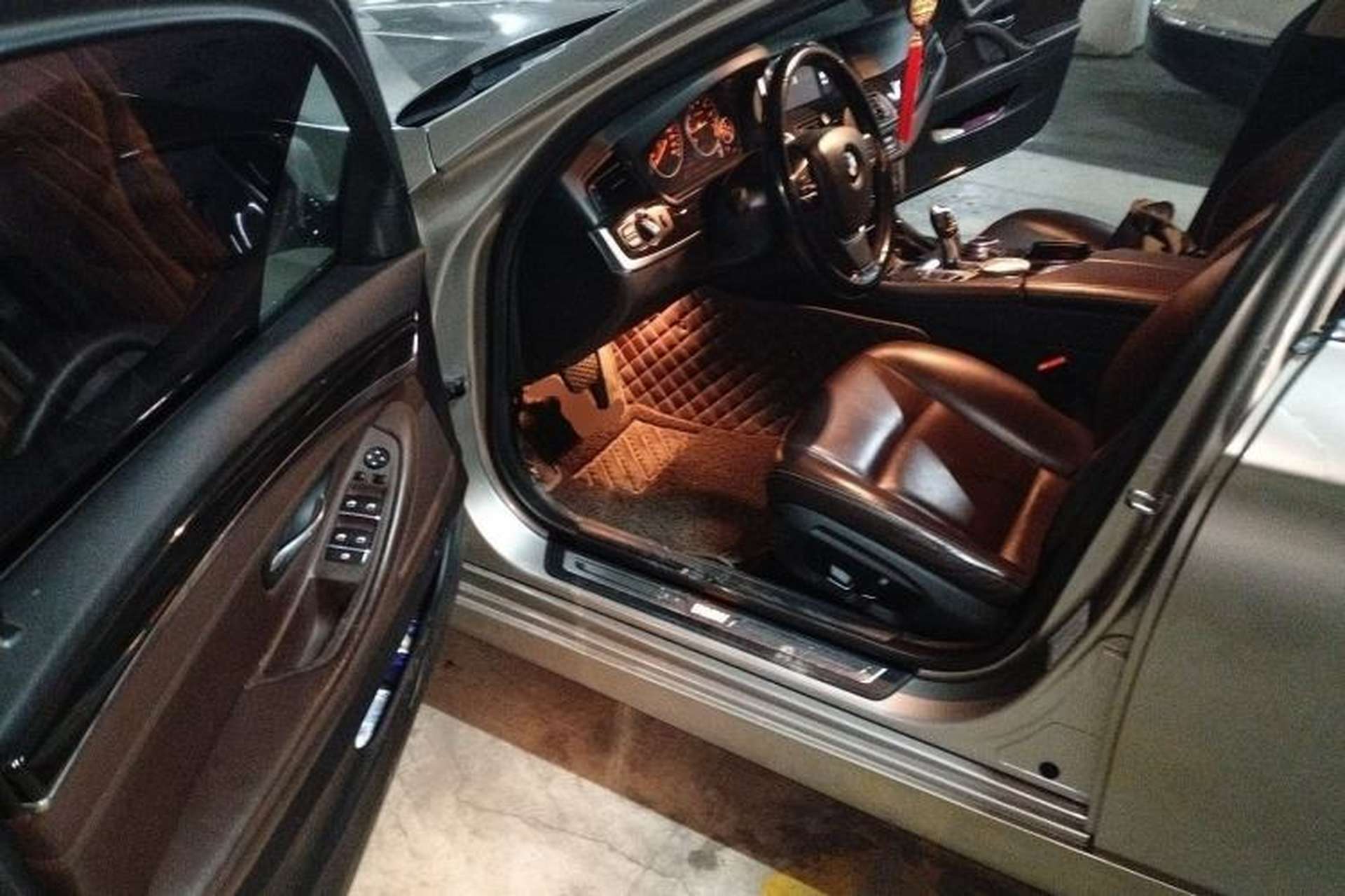 Used BMW 5 Series 2014 525Li Luxury Design Package Driver Seat