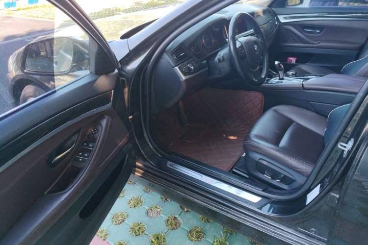 Used BMW 5 Series 2014 525Li Luxury Design Package Driver Seat
