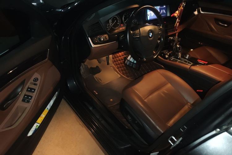 Used BMW 5 Series 2014 520i Elegant Edition Driver Seat
