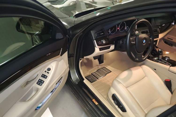 Used BMW 5 Series 2014 535Li Leading Model Driver Seat