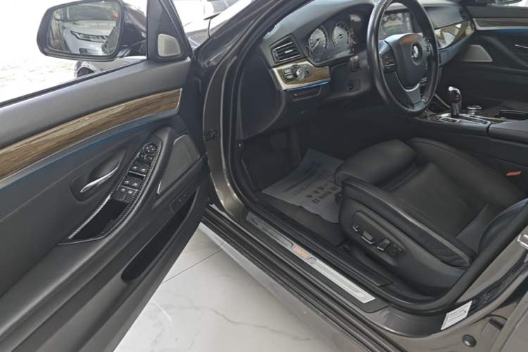 Used BMW 5 Series 2014 535Li Leading Model Driver Seat