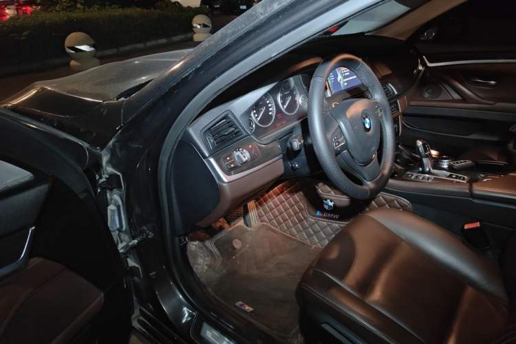 Used BMW 5 Series 2014 525Li Luxury Design Package Driver Seat