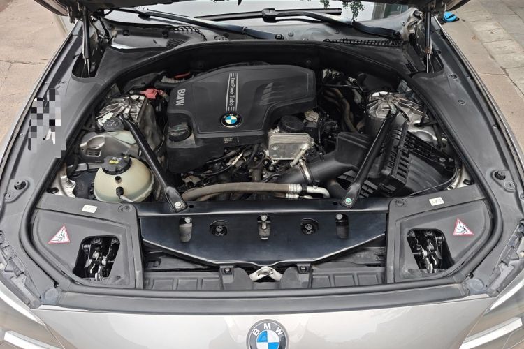 Used BMW 5 Series 2014 525Li Fashion Design Package Engine Bay
