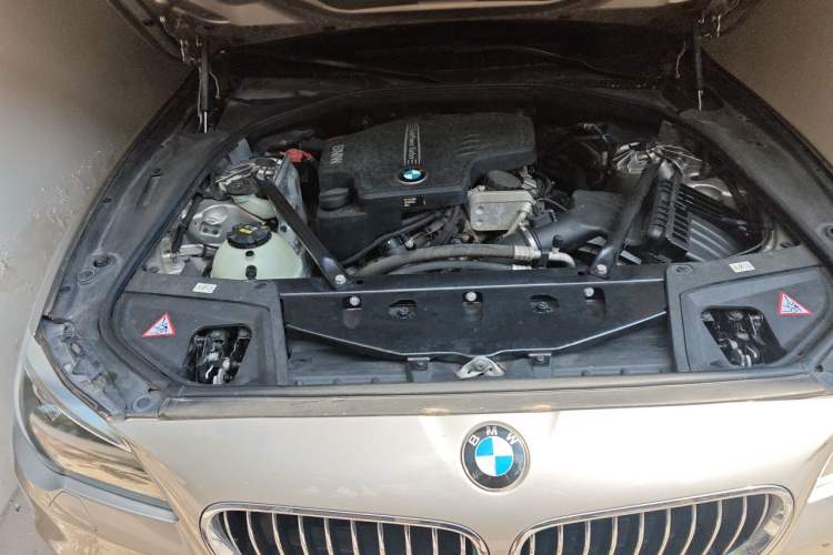 Used BMW 5 Series 2014 525Li Luxury Design Package Engine Bay