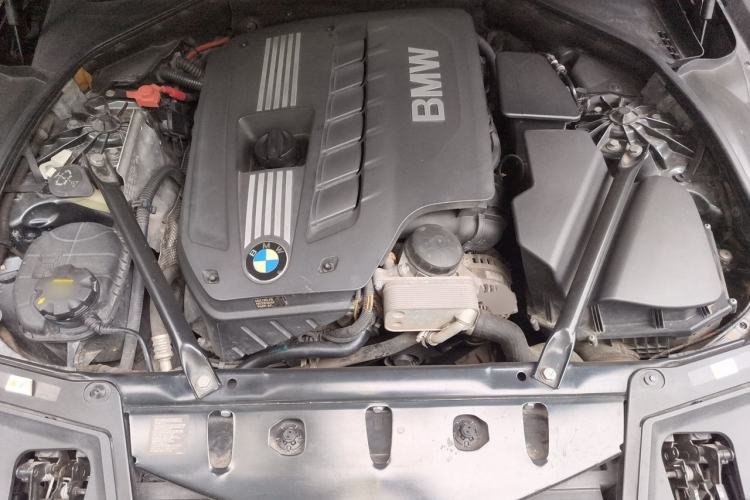 Used BMW 5 Series 2014 530Li Fashion Design Package Engine Bay