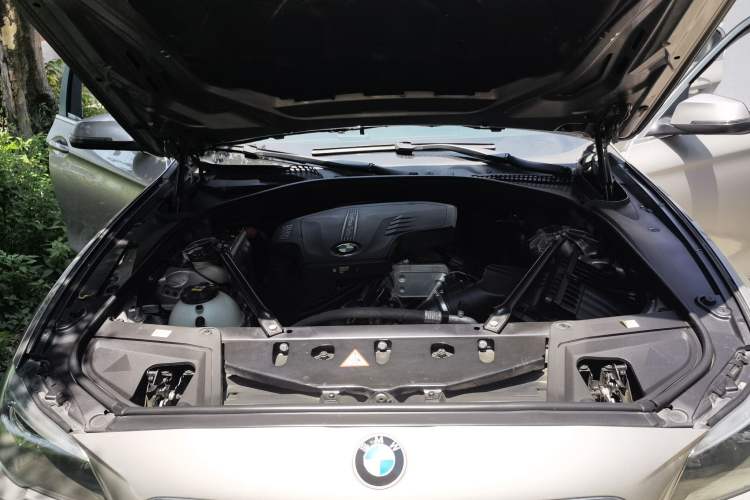 Used BMW 5 Series 2014 528Li Luxury Design Package Engine Bay