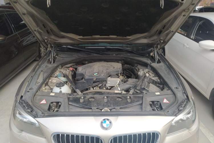 Used BMW 5 Series 2014 525Li Luxury Design Package Engine Bay