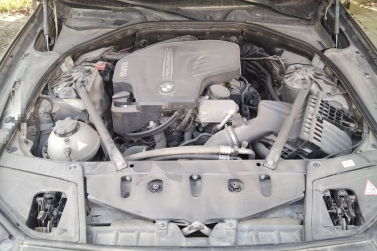 Used BMW 5 Series 2014 525Li Luxury Design Package Engine Bay
