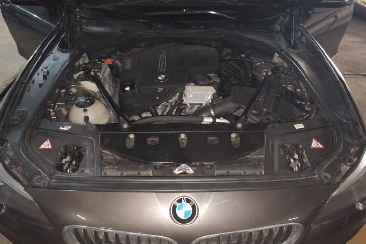 Used BMW 5 Series 2014 520Li Elegant Model Engine Bay